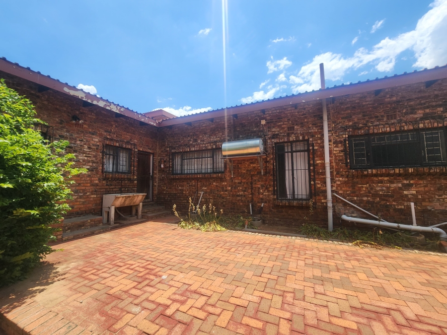 To Let 3 Bedroom Property for Rent in Riebeeckstad Free State